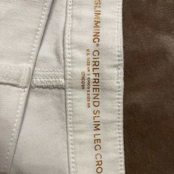 Chico’s Slimming Girlfriend Slim Leg Crop Jeans
Size 4 - Picture 2 of 4